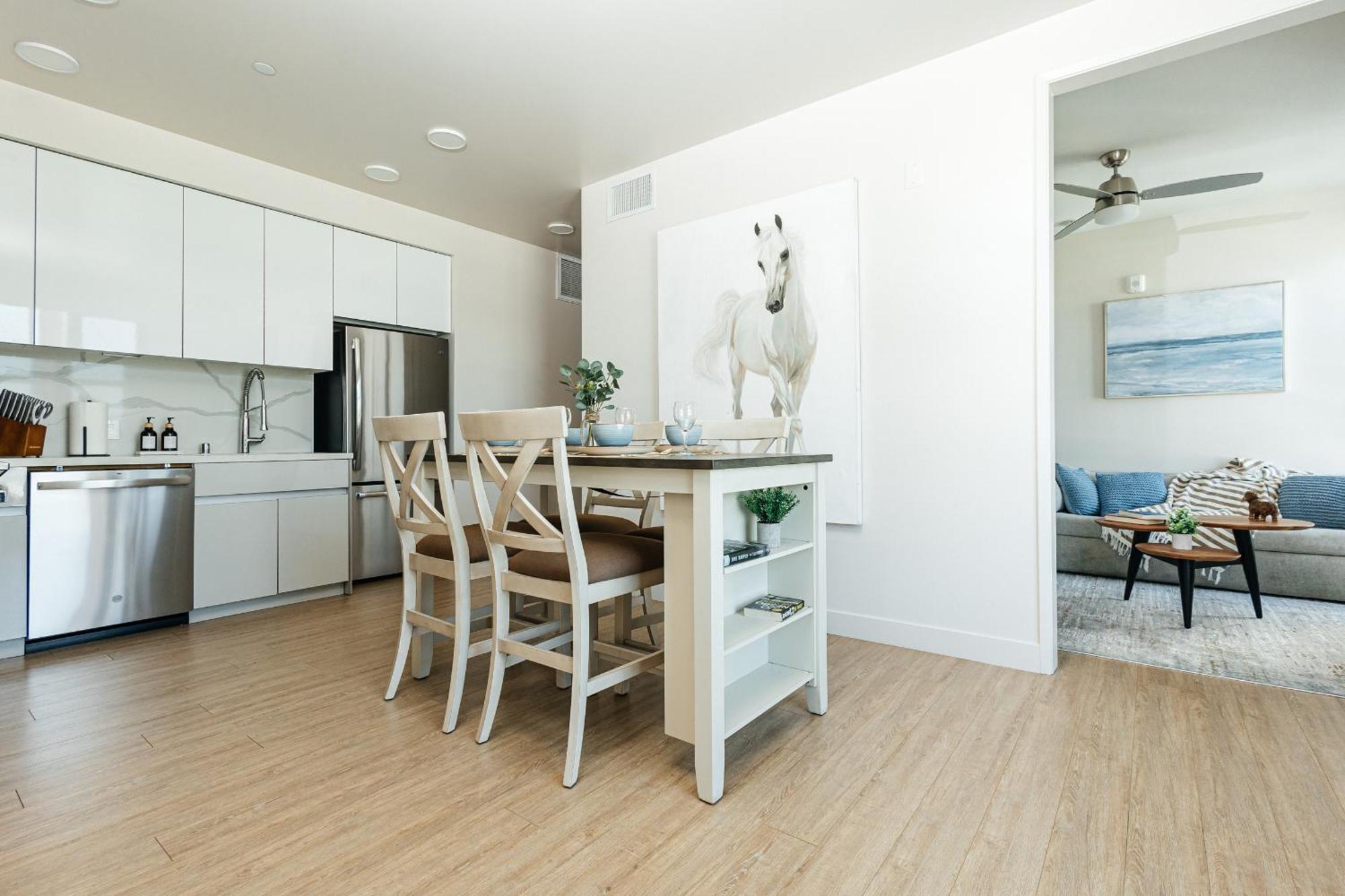 Stunning 2br Steps From Santa Monica Pier *
