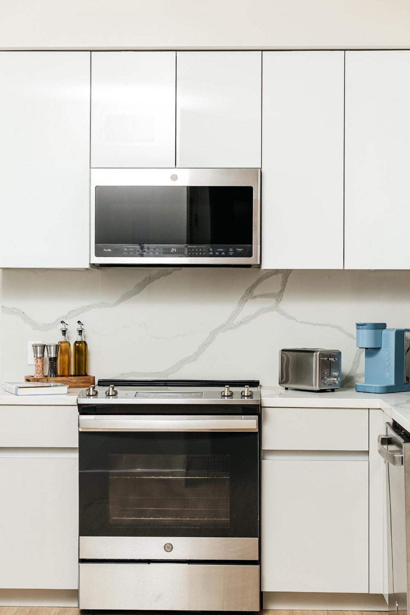 Stunning 2br Steps From Santa Monica Pier